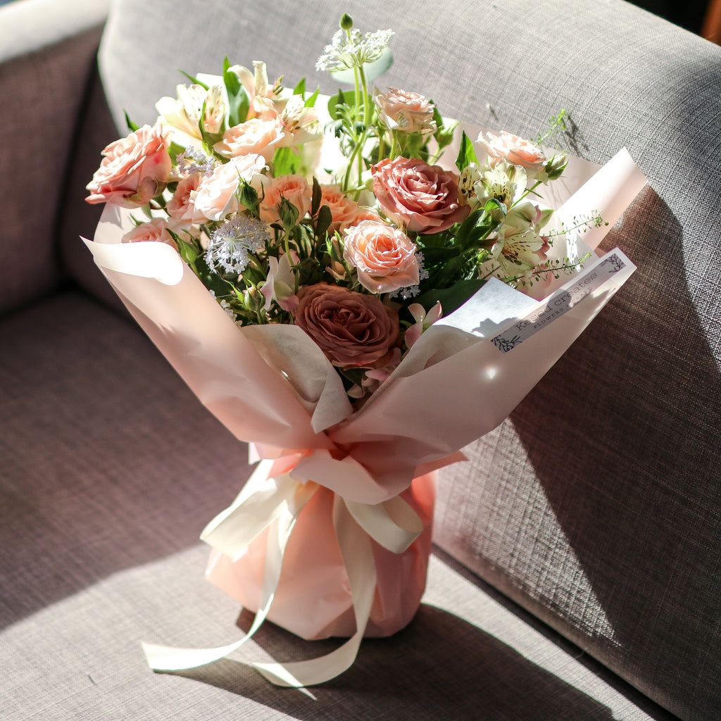 Signature bouquet (bespoke) - Kesed creates