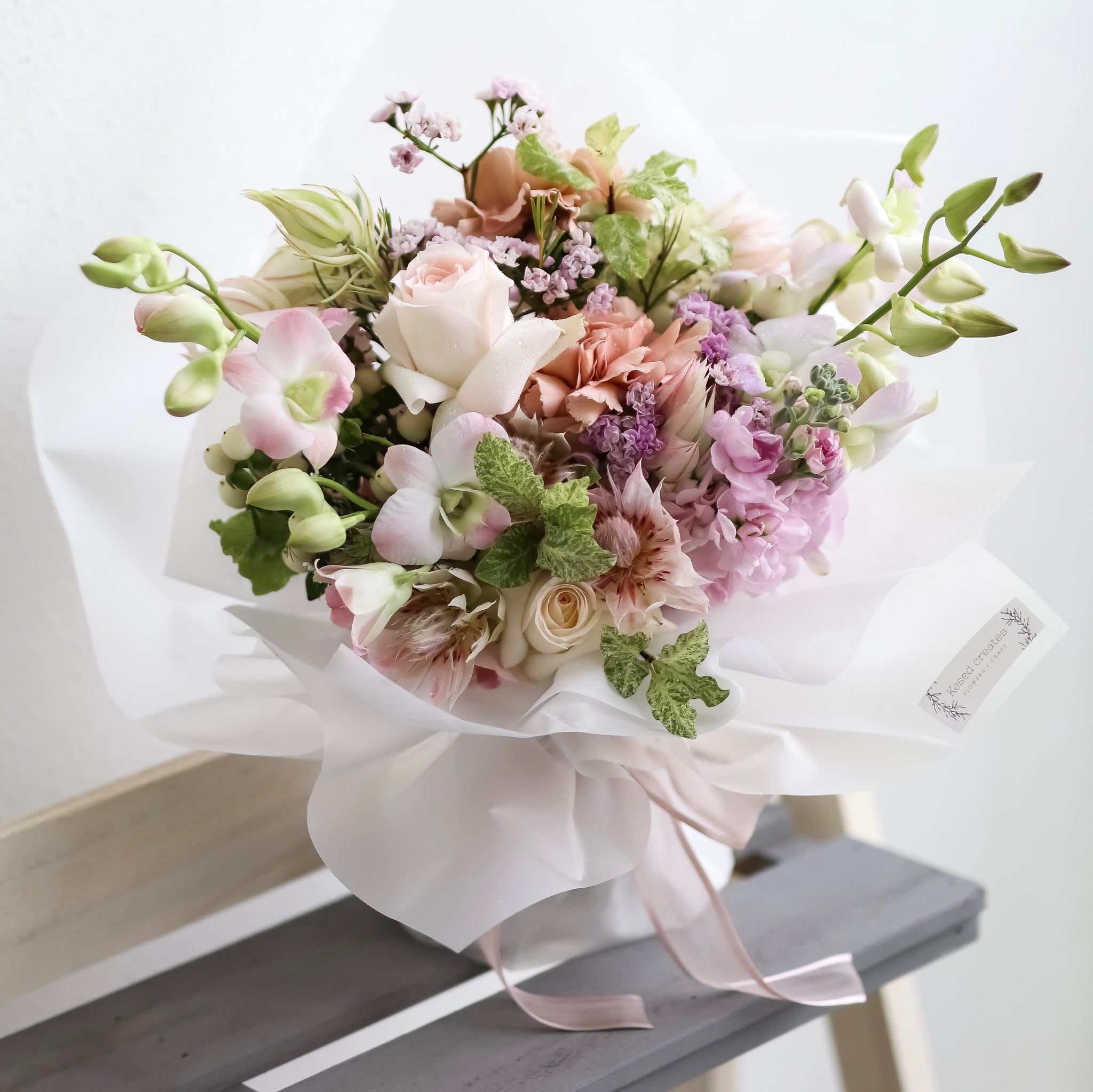 Signature bouquet (bespoke) - Kesed creates